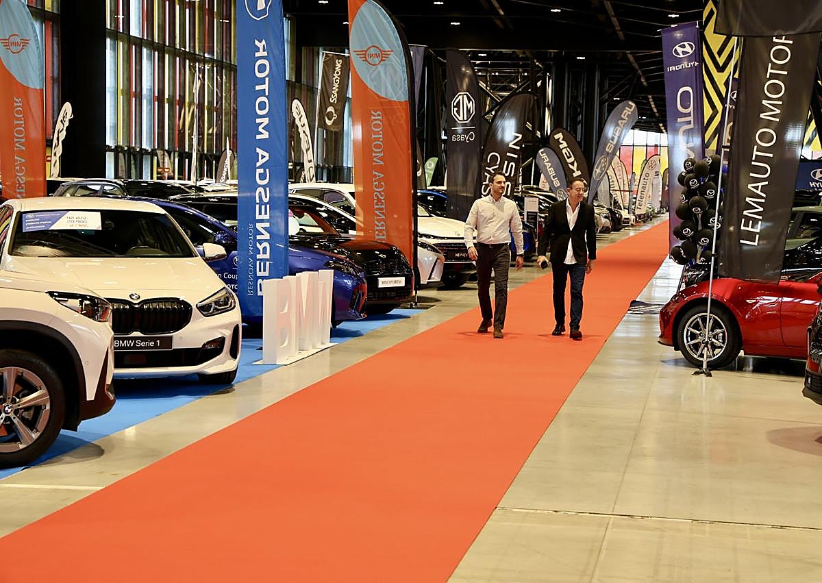 Imagen secundaria 1 - Inauguración de la Feria del vehículo de ocasión