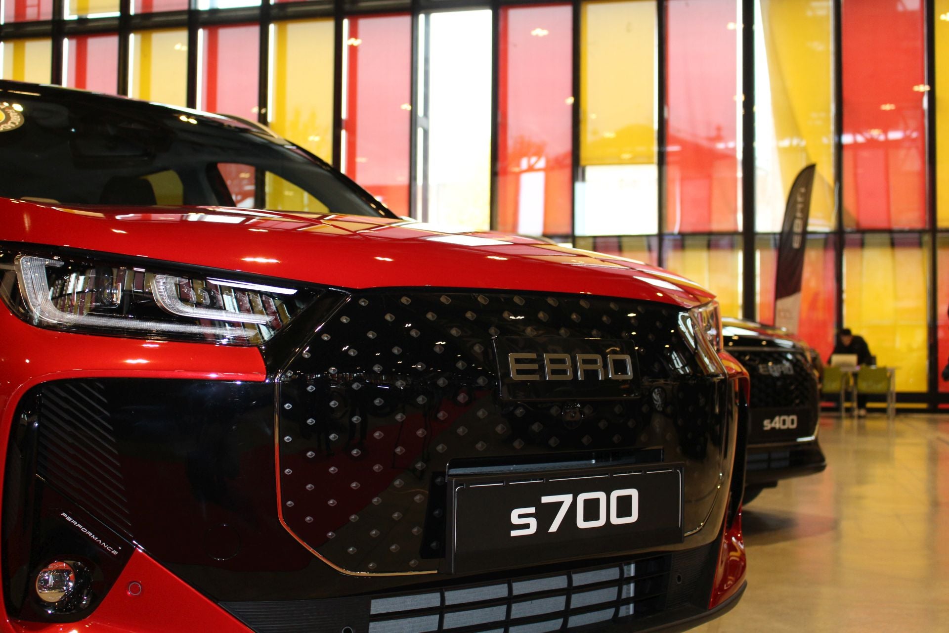 Un vehículo EBRO de Leomotor