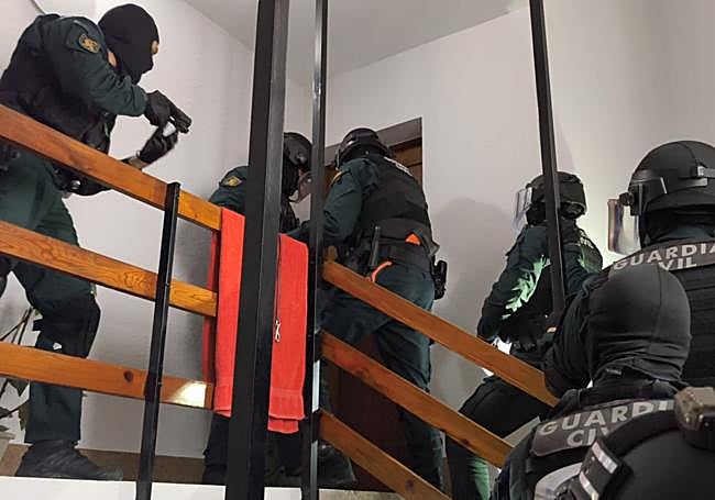 Uno de los registros policiales en León.