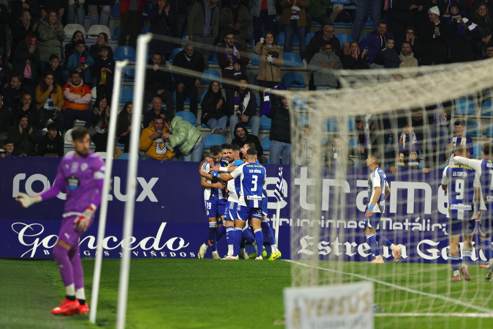 Las imágenes del partido entre la Ponferradina y el Lugo