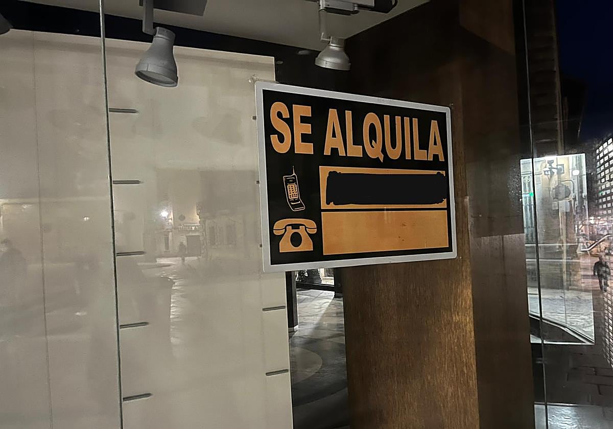 Cartel en un local comercial.