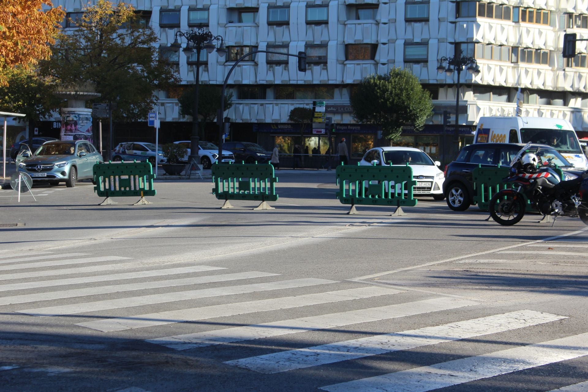 El Puente de los Leones, cortado al tráfico