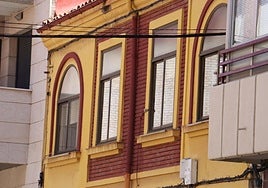 Imagen de unas ventanas en la calle de esta semana.