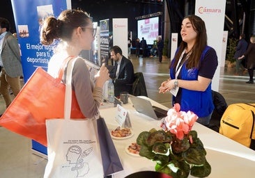 Más de 60 empresas ofertan en la VII Feria del Empleo de León 130 puestos