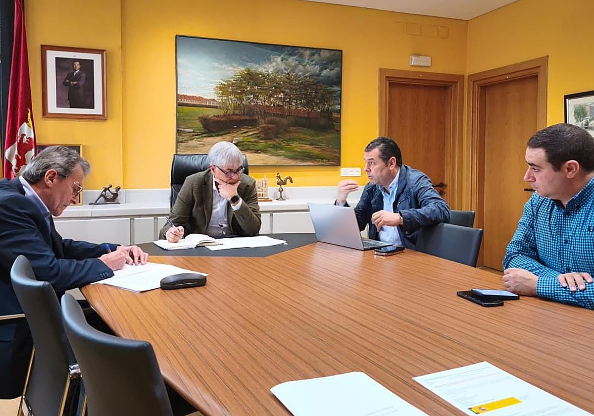 Reunión del sector con el delegado de la Junta.