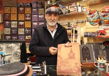 Cierra tras 41 años Gnomos, la tienda más emblemática de regalos y complementos de la calle Ancha de León