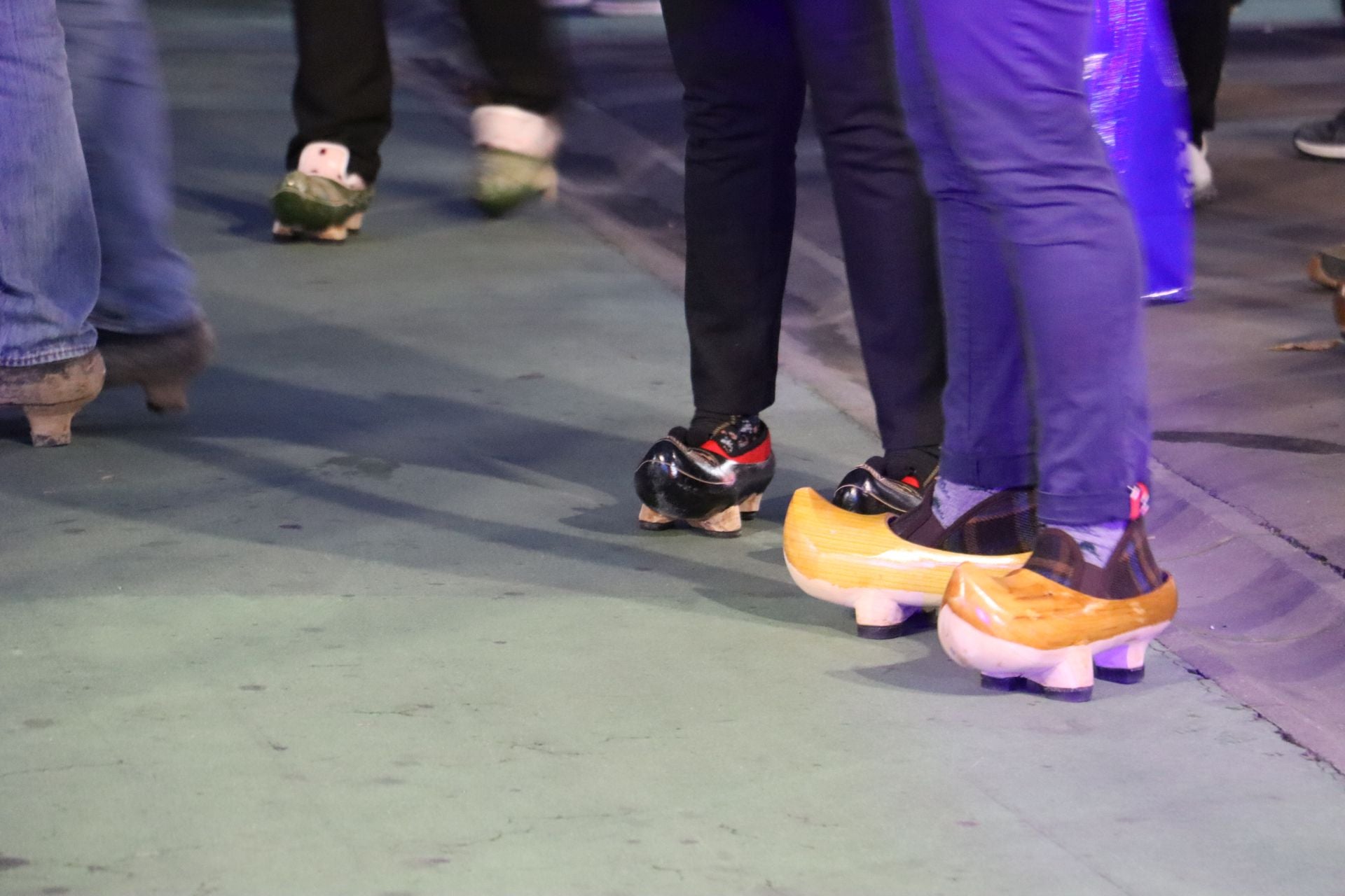 Las imágenes de la madreñada por las calles de León