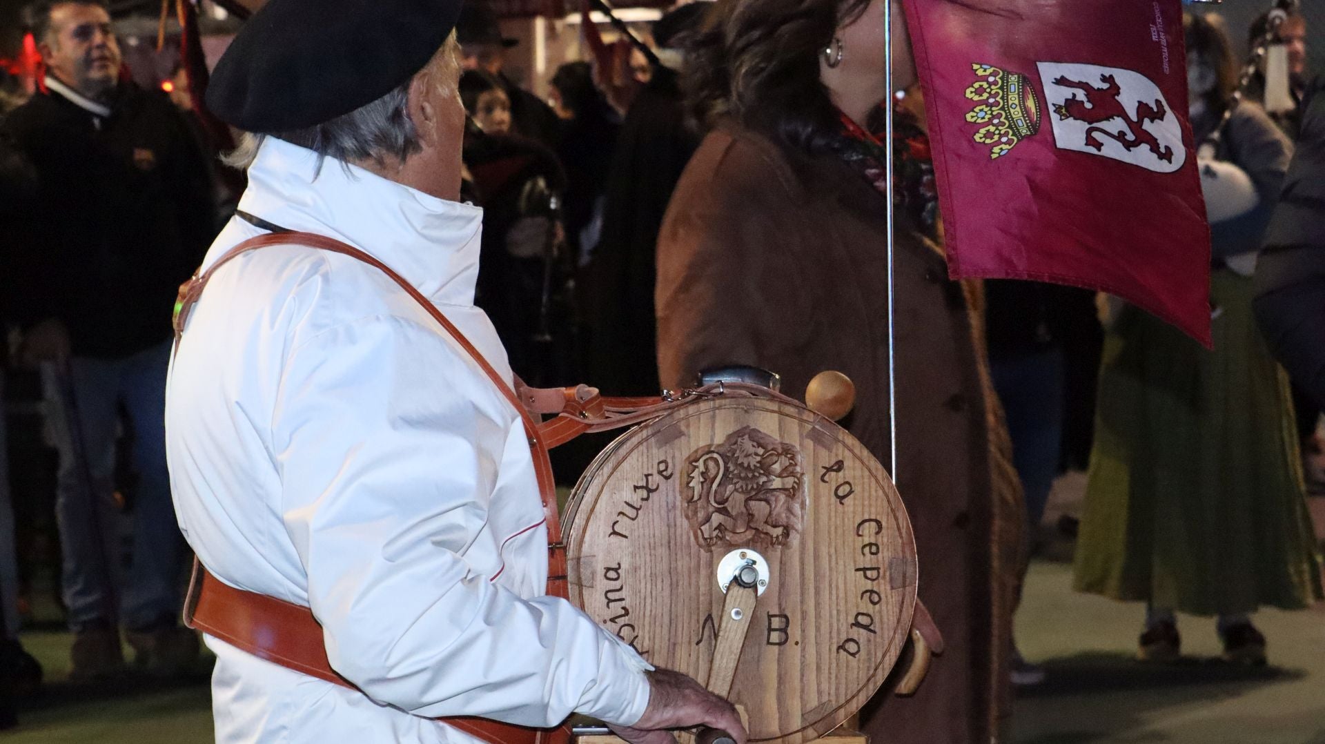 Las imágenes de la madreñada por las calles de León