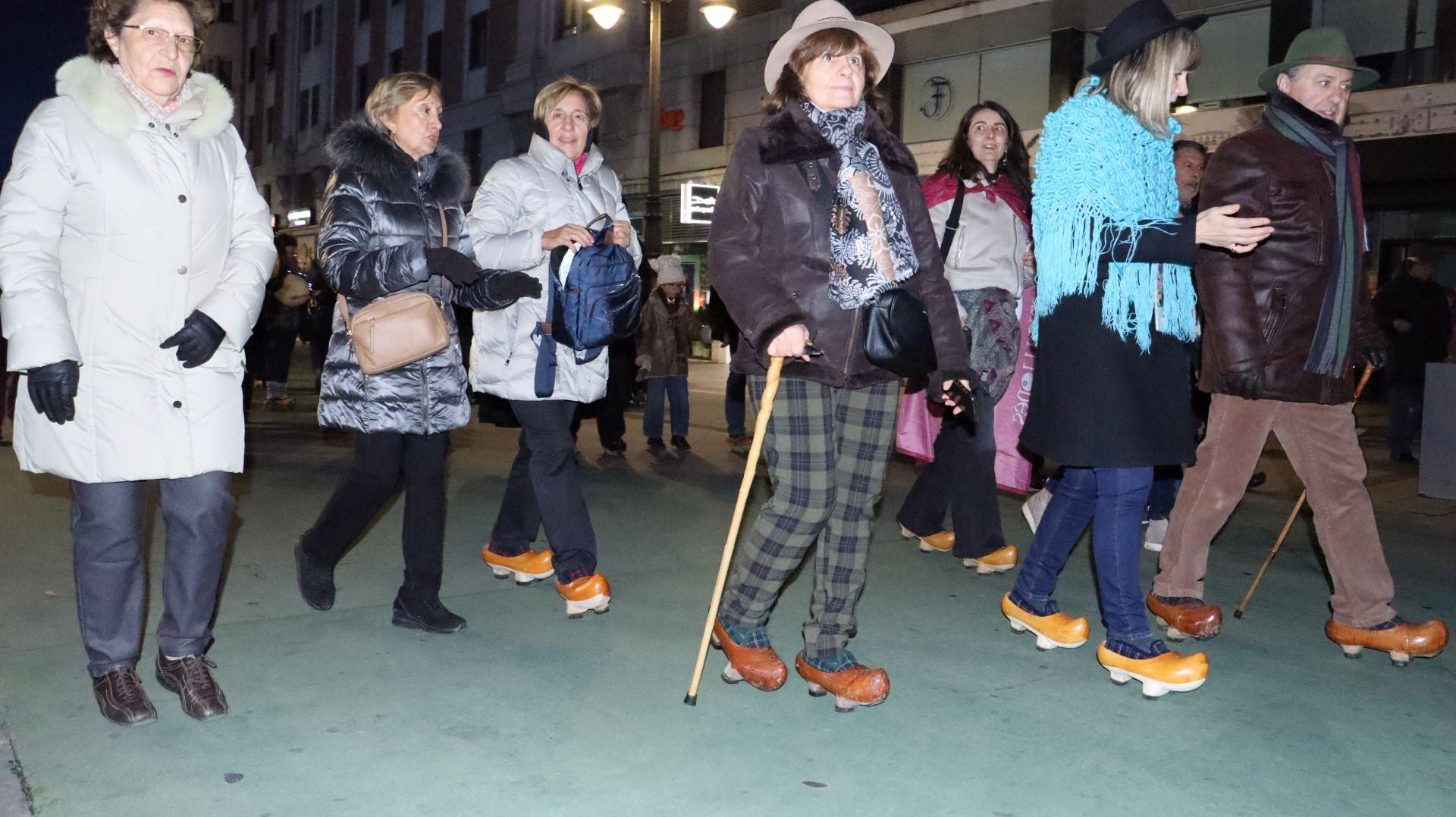 Las imágenes de la madreñada por las calles de León