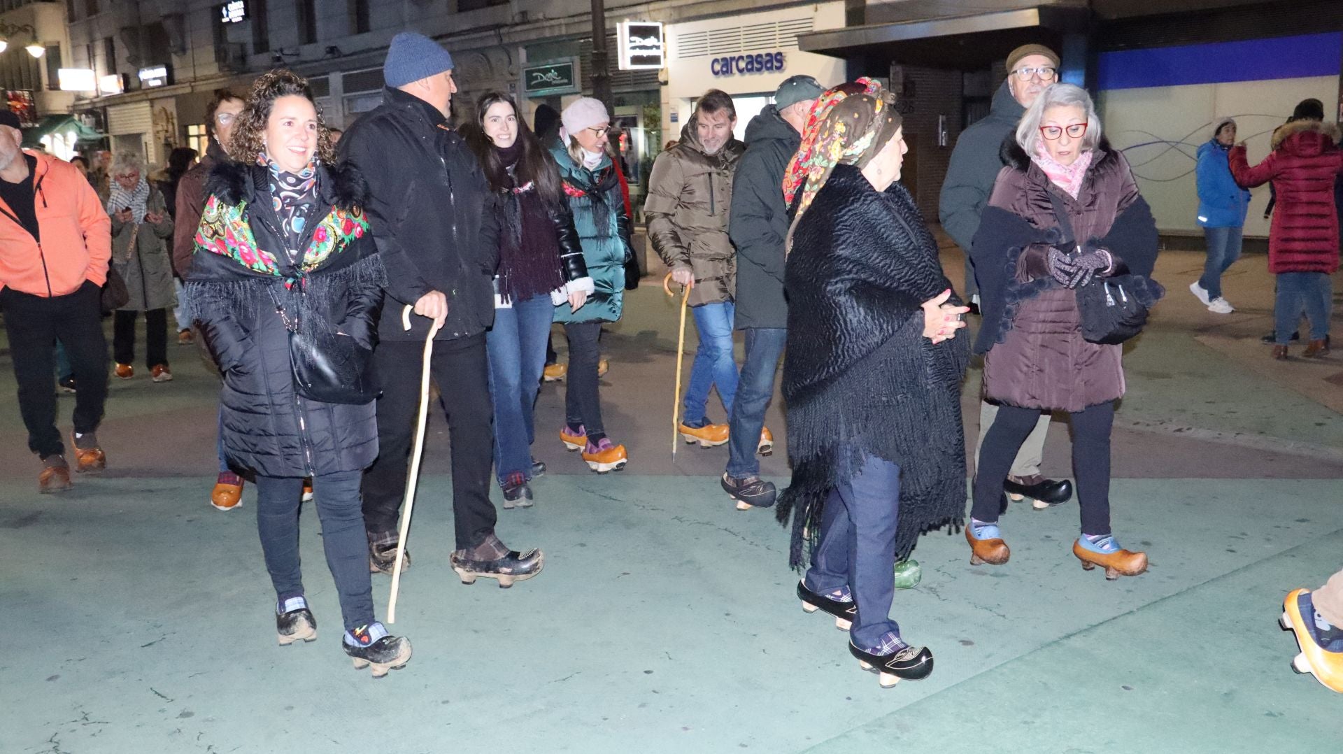 Las imágenes de la madreñada por las calles de León