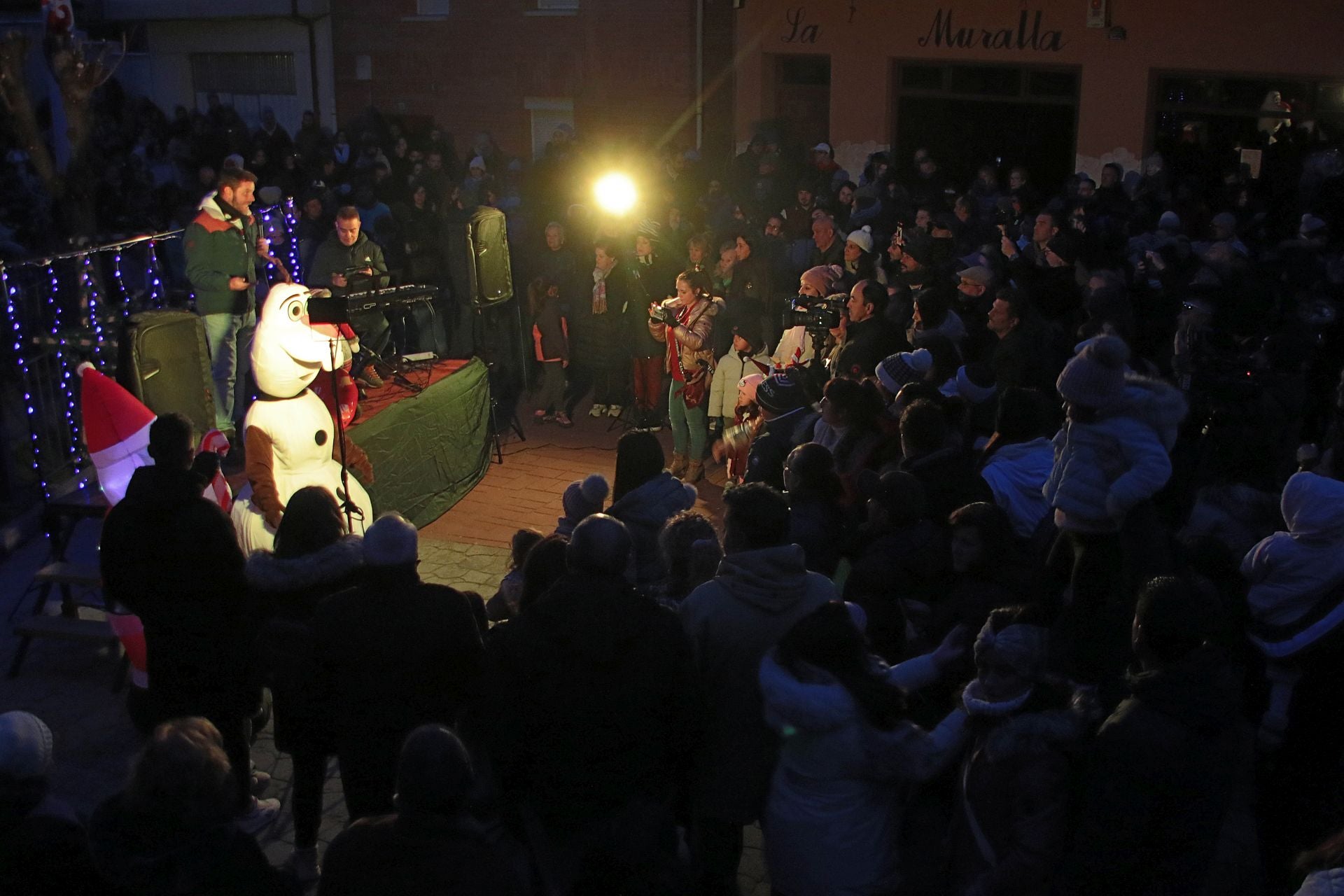 Así ha sido el encendido del pueblo europeo de la Navidad