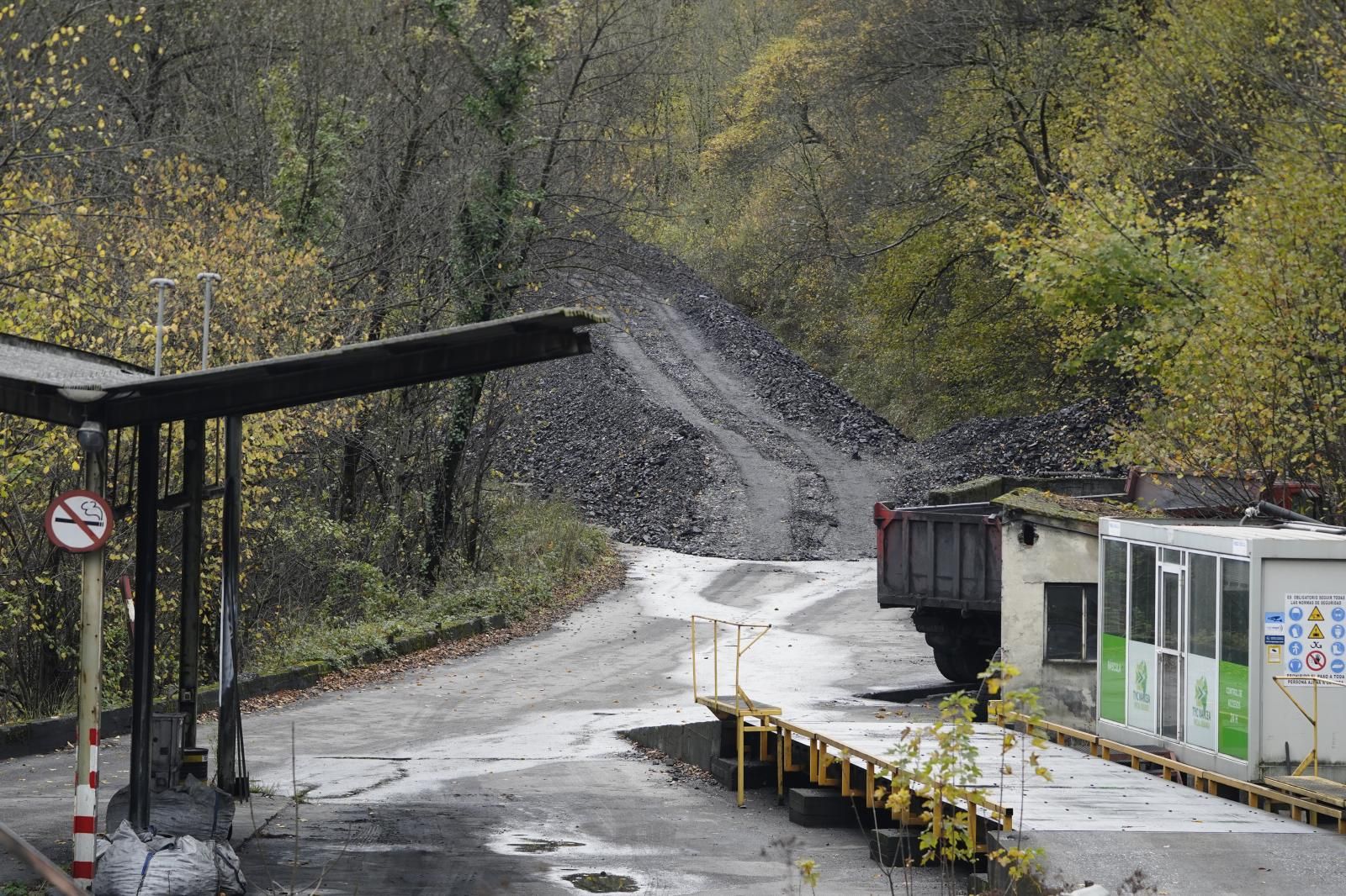 Las imágenes del accidente minero en Cangas del Narcea