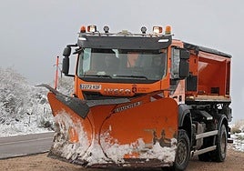Quitanieves en las carreteras leonesas.