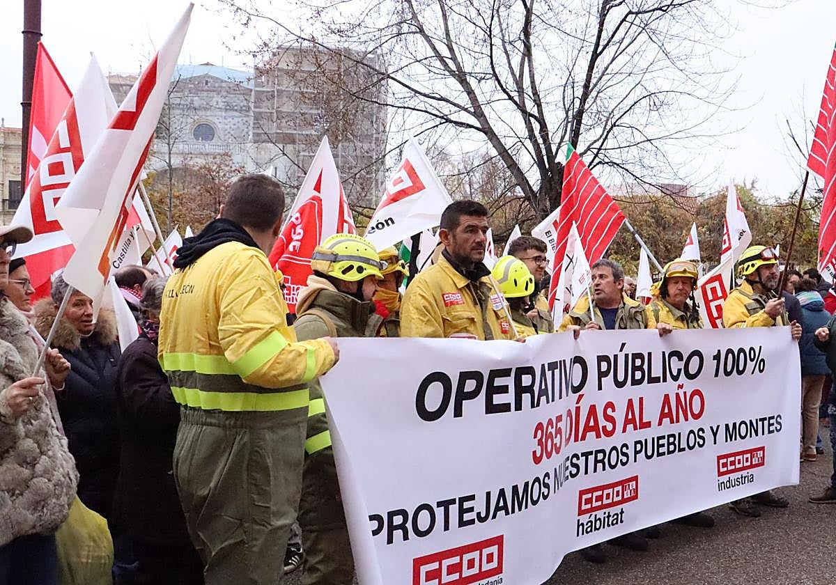 Las imágenes de la movilización &#039;Respeto&#039; en León por la gestión de los incendios forestales