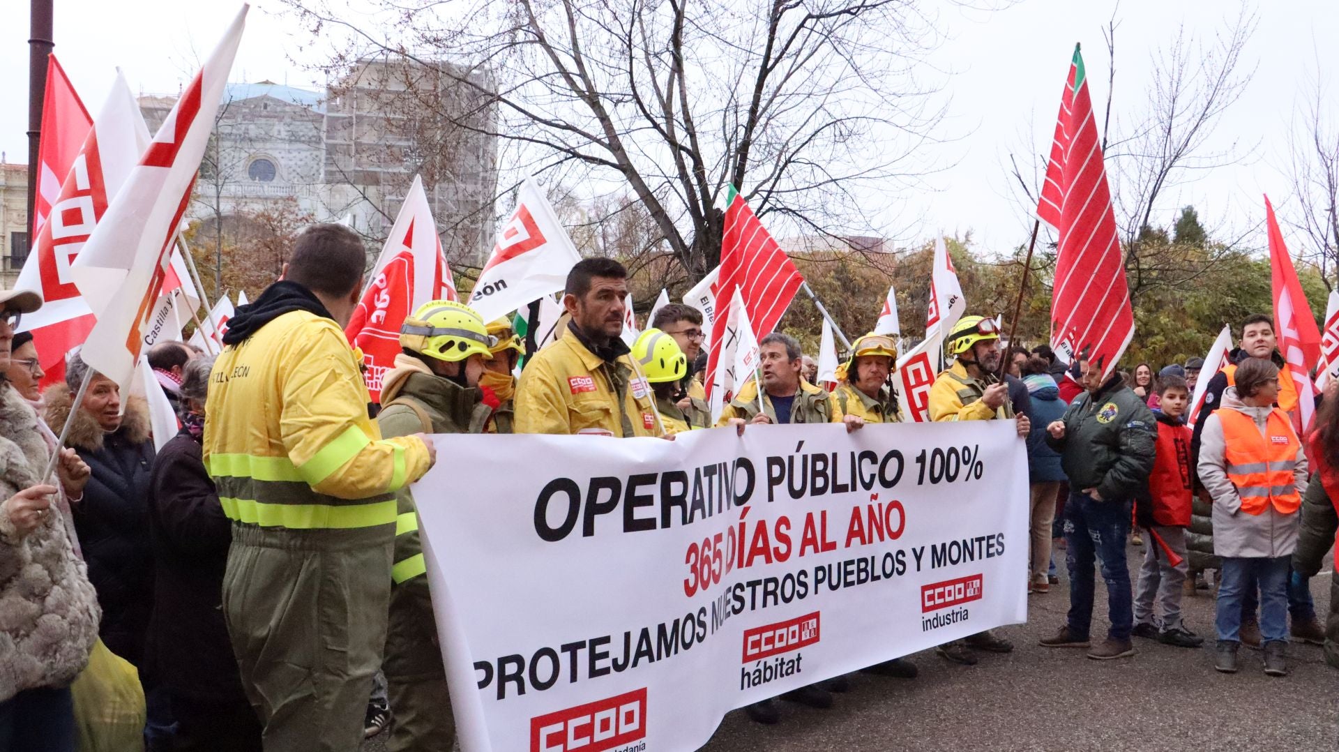 Las imágenes de la movilización &#039;Respeto&#039; en León por la gestión de los incendios forestales