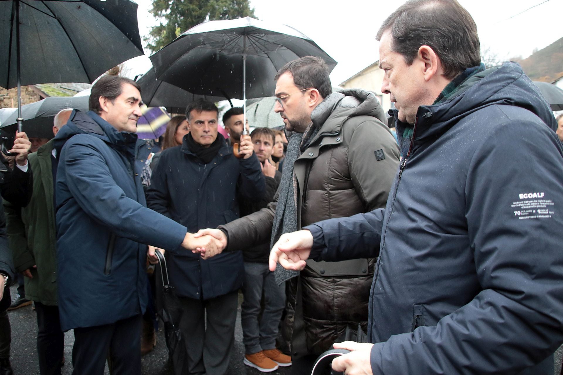 Imágenes del funeral por el minero fallecido en Caboalles