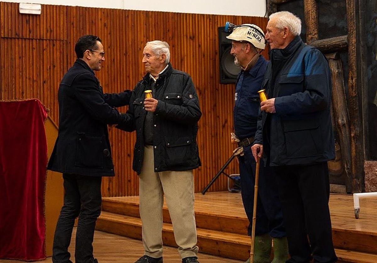 Imagen de algunos mineros de La Robla.