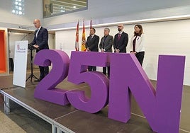 Acto institucional pro el 25N en León.