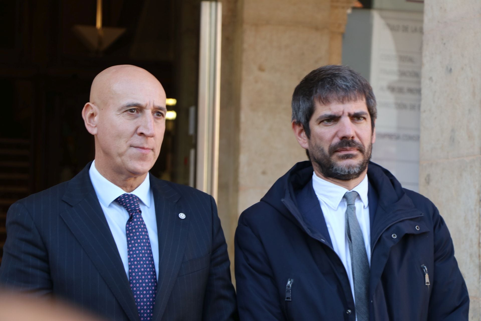 Las imágenes de la visita del ministro Urtasun para rescatar el Teatro Emperador