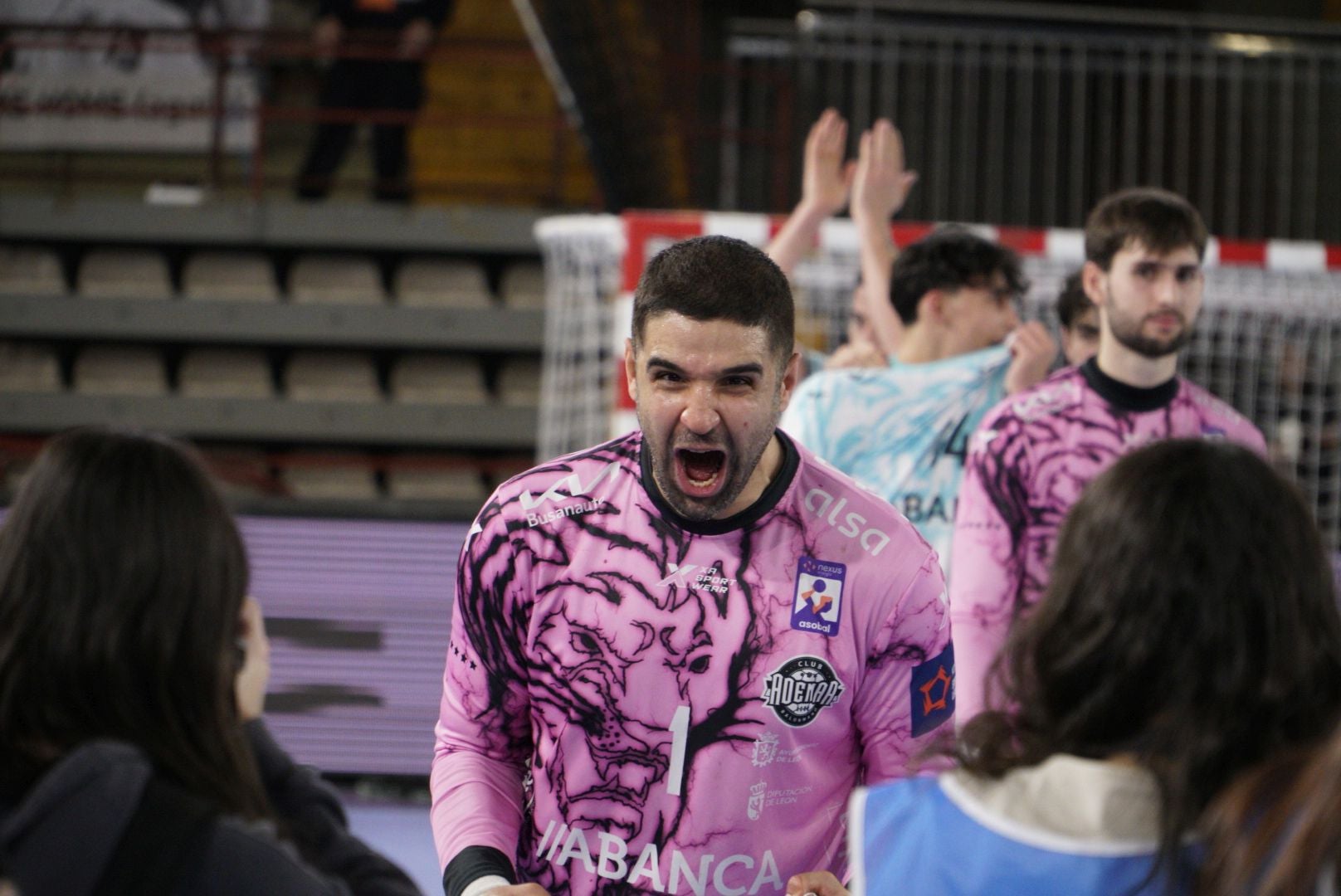 Las mejores imágenes del épico triunfo del Ademar ante el Kadetten