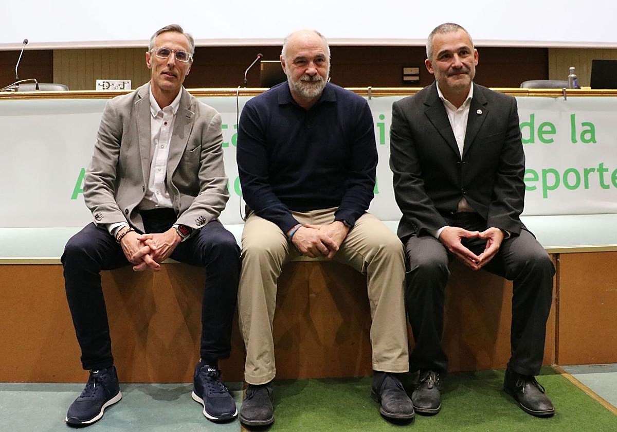 Algunos de los referentes presentes en el seminario.