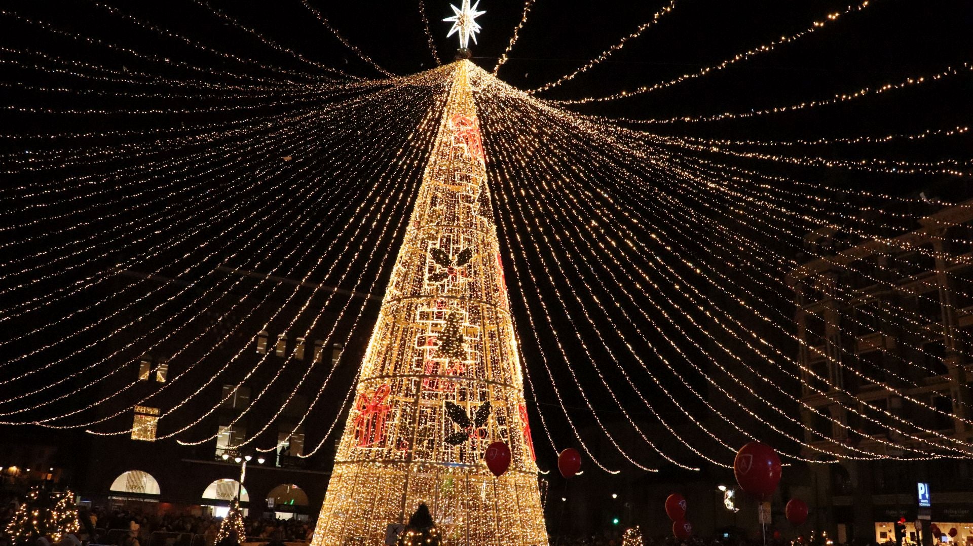 Así ha sido el encendido navideño en la ciudad de León
