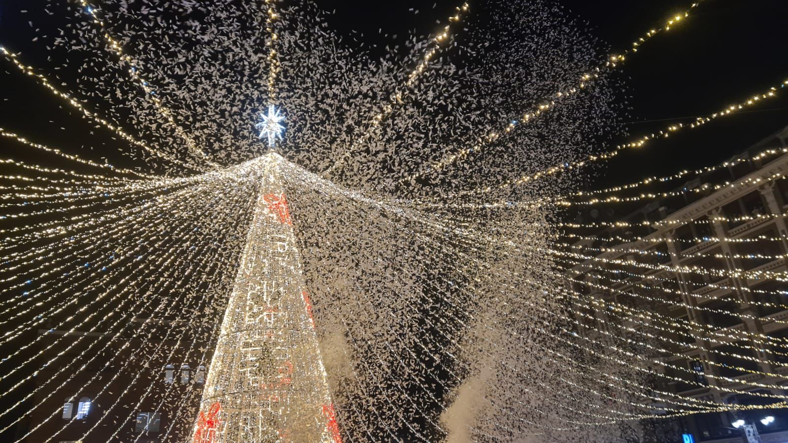 Así ha sido el encendido navideño en la ciudad de León