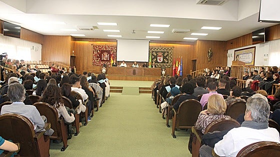 Educación gradúa a 380 nuevos profesionales en la Universidad de León
