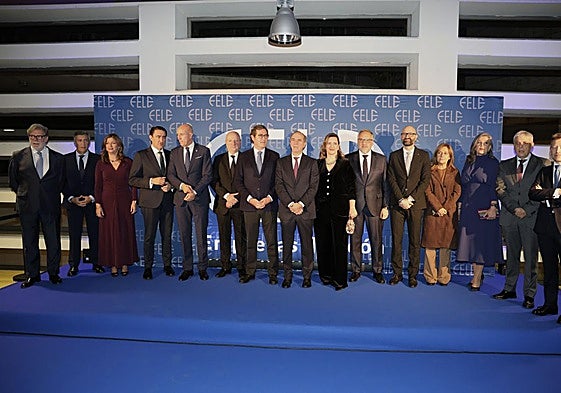 Foto de familia de la 33 Día de la Empresa organizado por FELE en León.