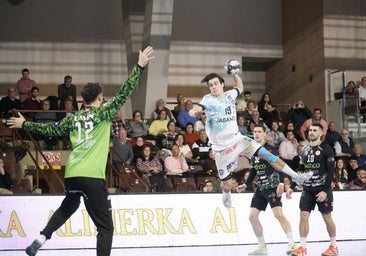 Una exhibición de Álvaro Pérez no es suficiente para catapultar al Abanca Ademar