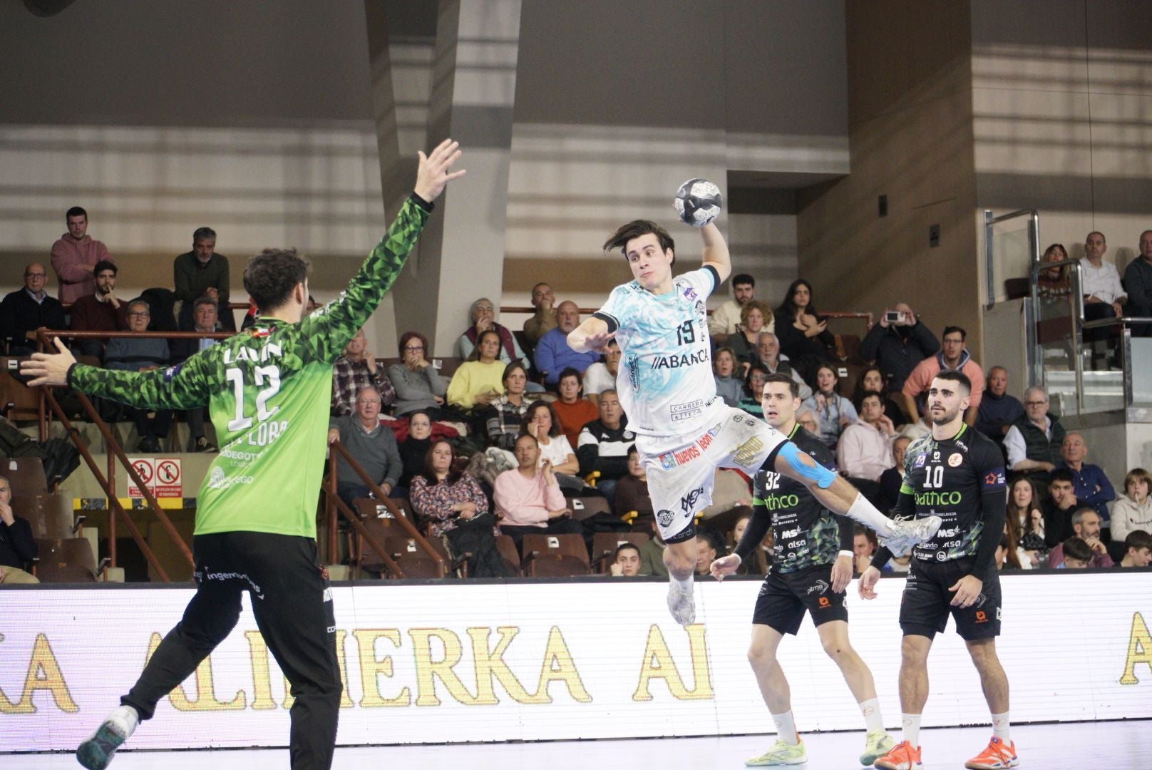 Las mejores imágenes del Abanca Ademar - Torrelavega