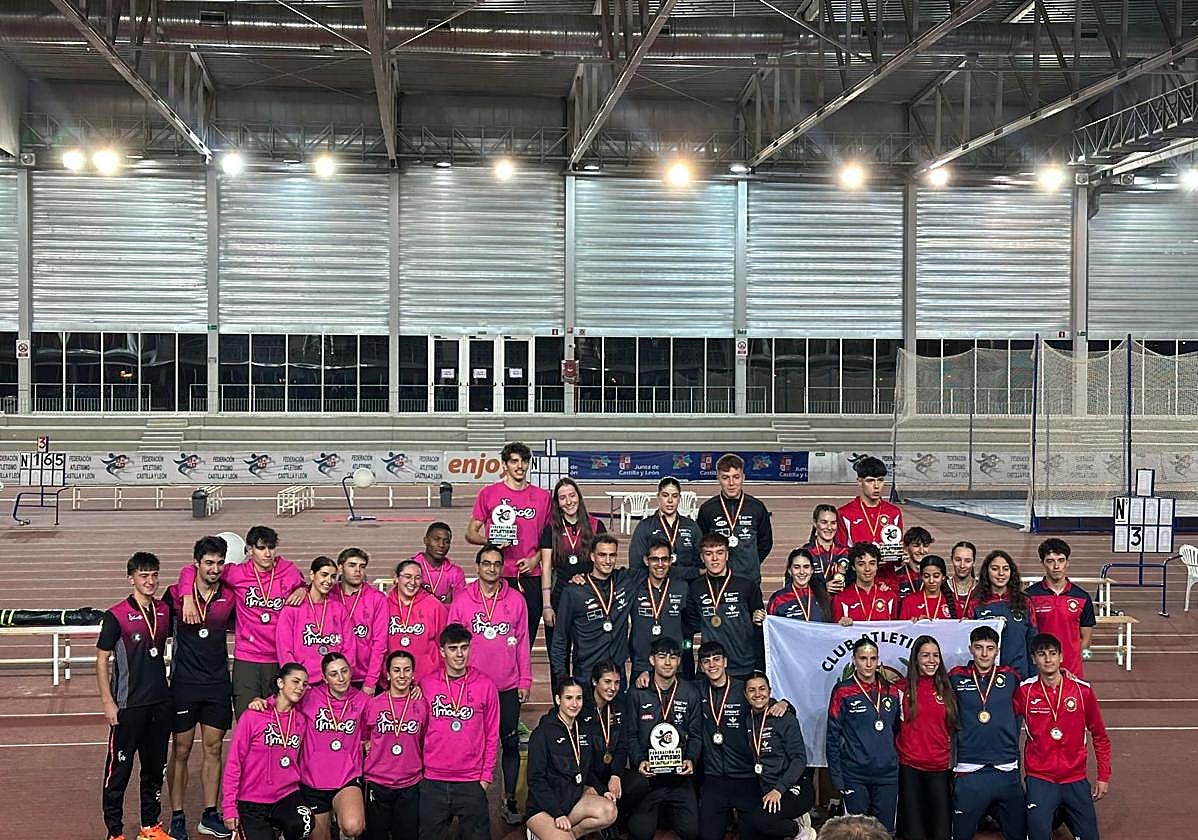 Imagen de los clubes del podio.