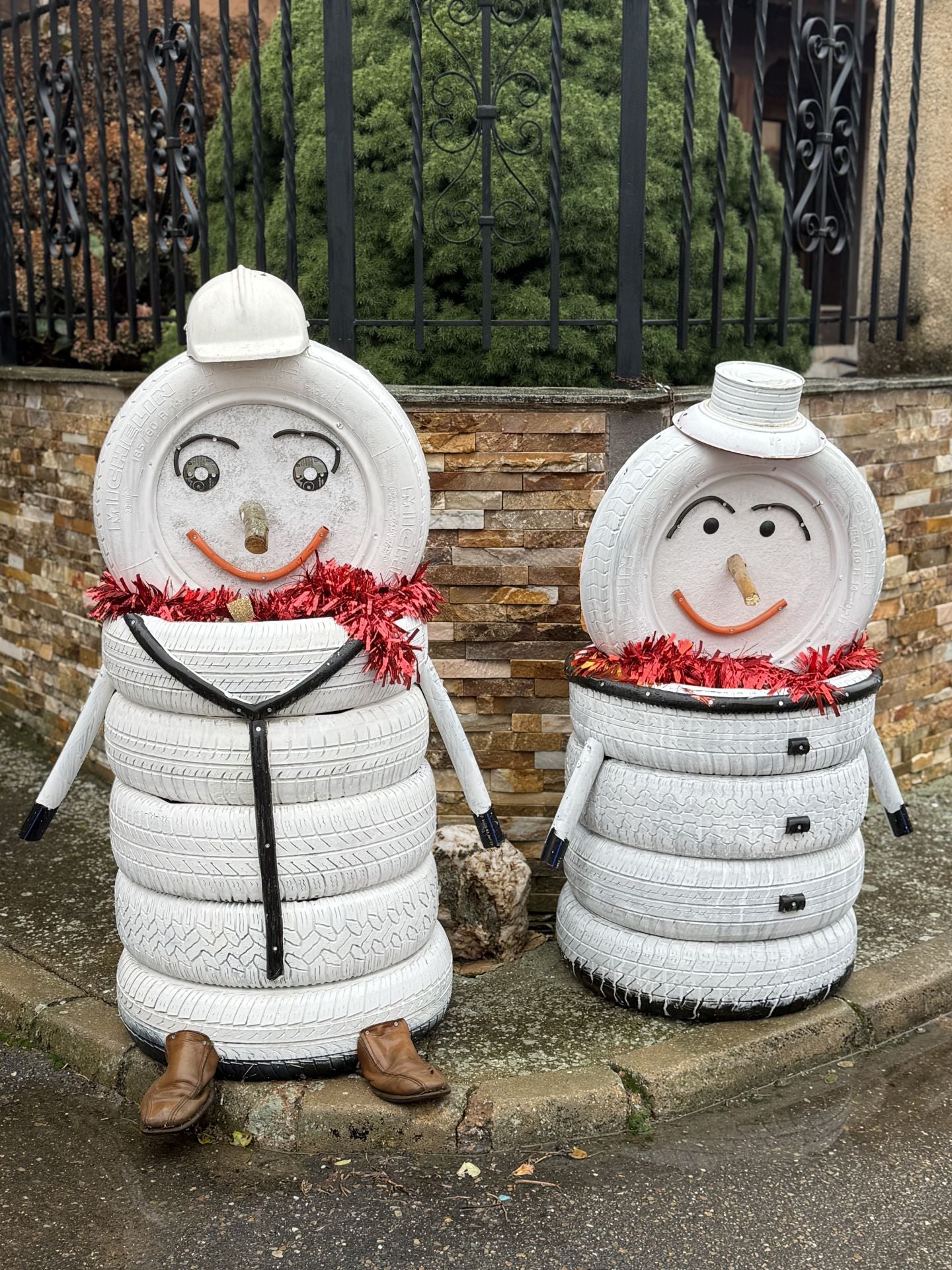 Imagen principal - Decoraciones en las calles de Valdespino.