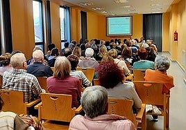 Imagen de archivo de una taller impartido en Trobajo hace un par de años por parte de DMD León.