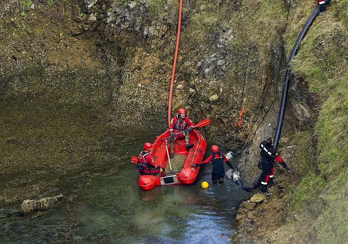 Continúa la búsqueda de los cuerpos de la mujer y de su bebé desaparecidos en 1987 en León.