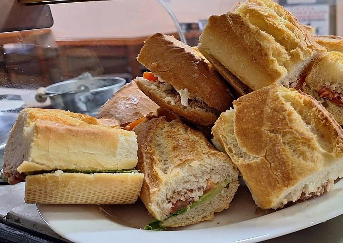 Imagen secundaria 1 - Imágenes de algunad de las tapas del establecimiento.