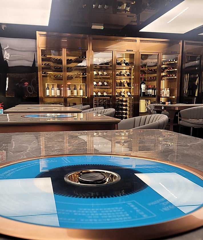 Imagen secundaria 2 - Interior Restaurante Okane BBQ