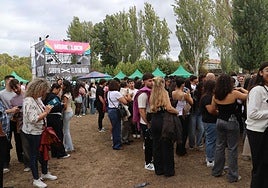 Público disfrutando de la novena edición del Monoloco Fest en León en octubre de 2025.