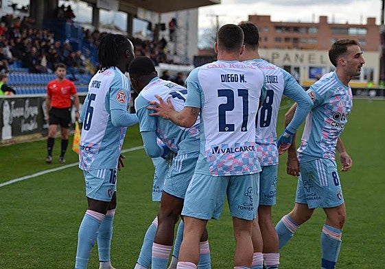 La Ponferradina celebra el 0-1 en el Reina Sofia en Salamanca.