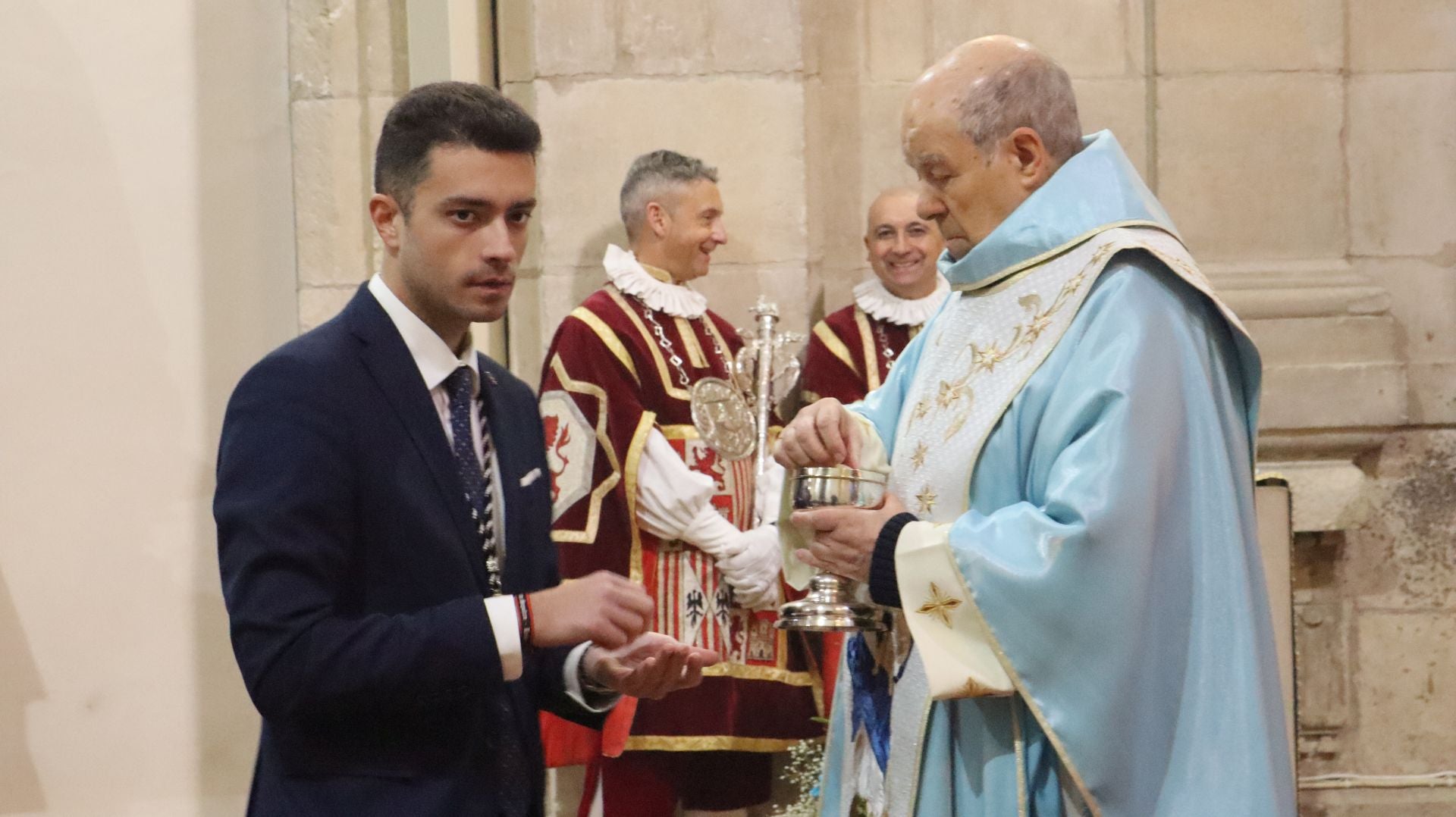 Tradicional aguinaldo a la Concepcionistas de León