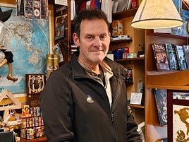 José Ramón Puente de la Librería Iguazú en León.