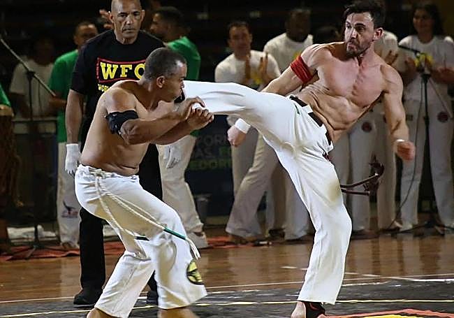 Marcelo Amorím, kendisini şampiyon ilan eden dövüş sırasında.