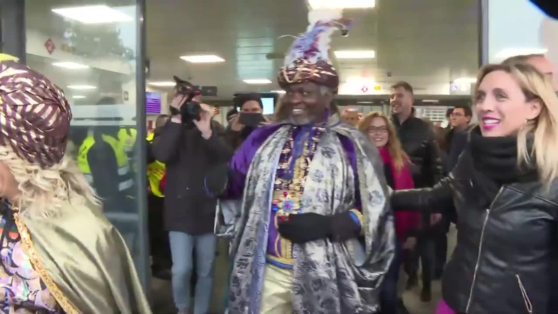 Los Reyes Magos llegan a la estación de San José de Valderas (Alcorcón)