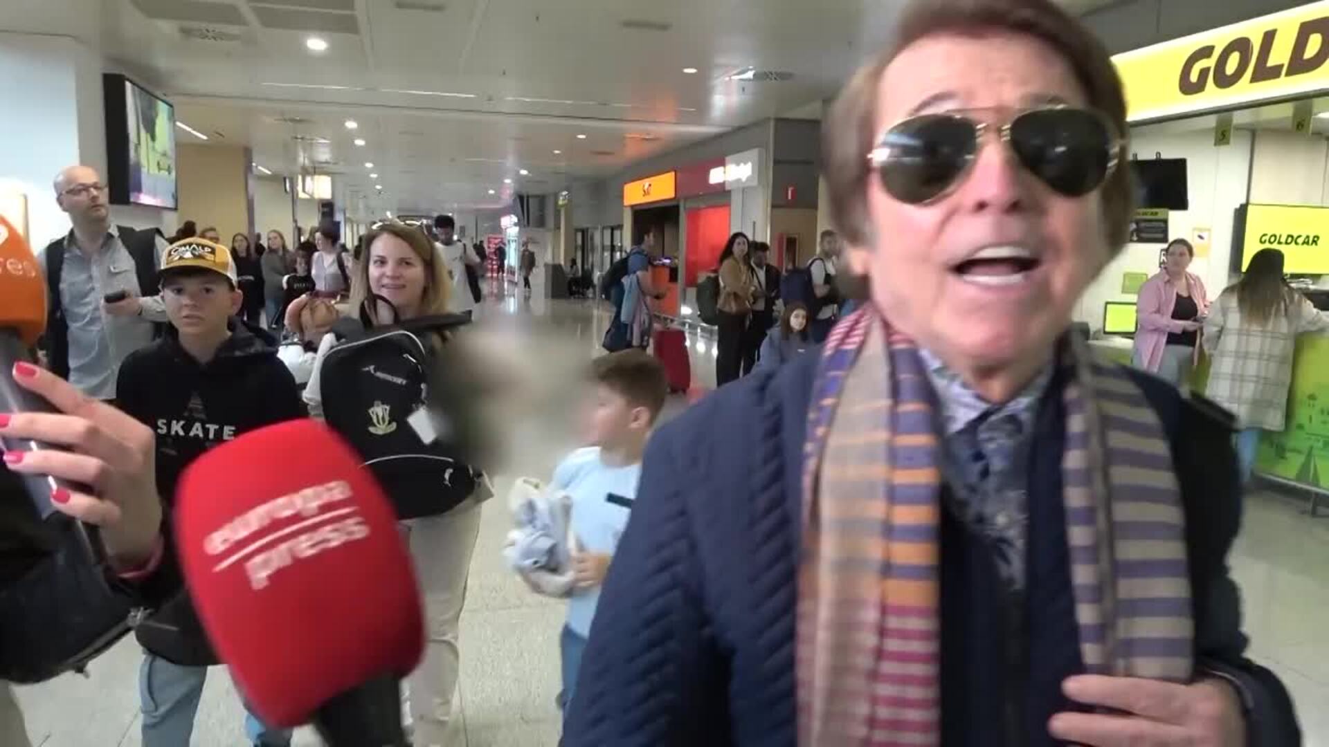 Raphael anuncia su vuelta "con una ilusión inmensa"