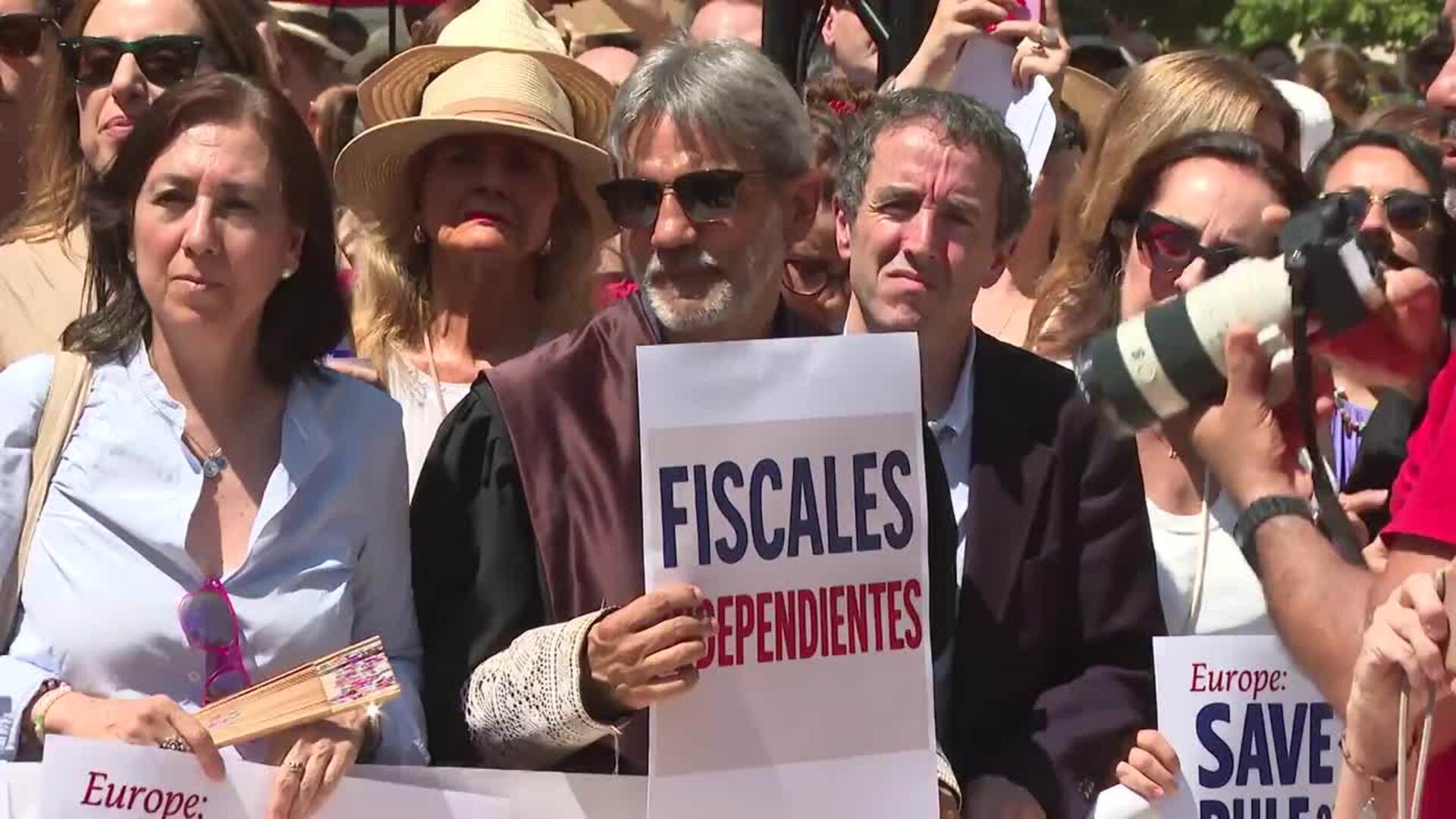 Jueces y fiscales se concentran frente al Supremo contra las reformas del Gobierno