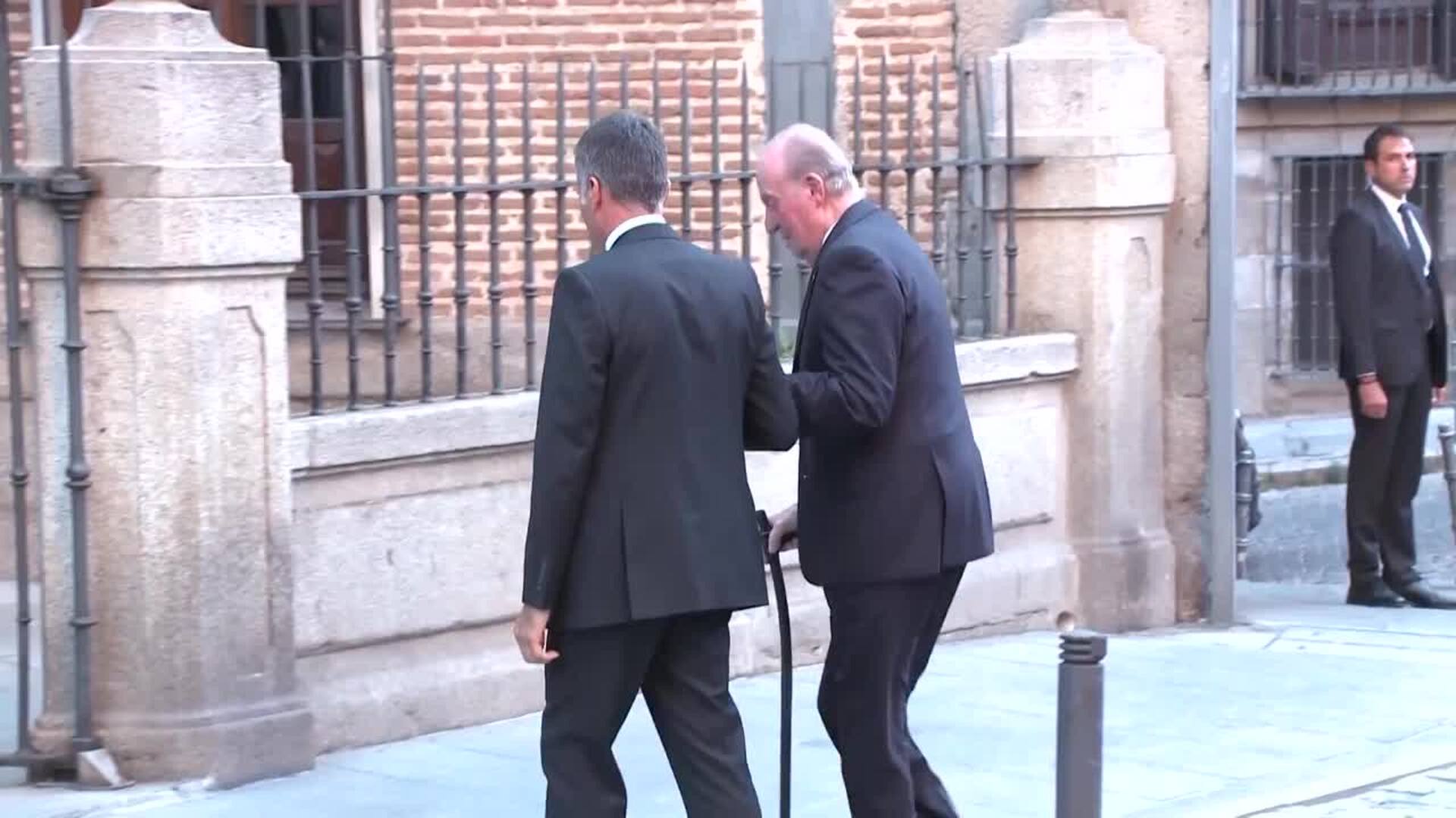 El emérito advierte de que la monarquía es "frágil" y confía "su destino" en su hijo y nieta