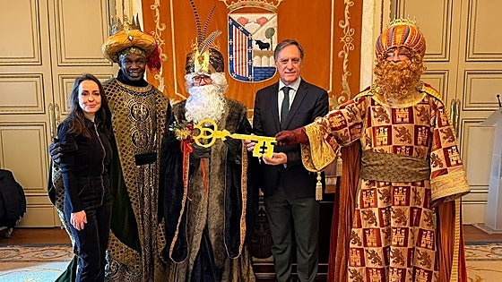 UPL considera «insultante» que el PP vista con una casulla de Castilla y León a Gaspar en Salamanca