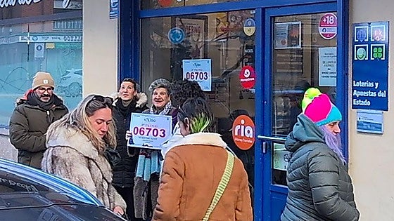 Un Niño muy repartido no pierde la sonrisa y bendice a León