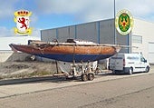 Pillan transportando como un remolque ligero una embarcación de más de tres toneladas en León