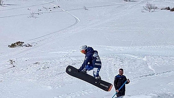 León sigue esquiando en primavera con 18,7 kilómetros de pistas nevadas